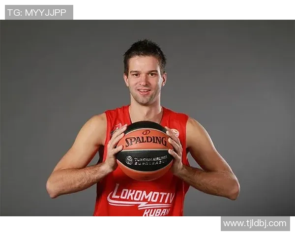 犹里卡斯与库班火车头的激烈对决揭示足球战术的精彩博弈