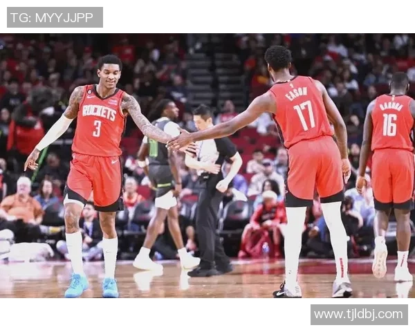 火箭与开拓者首场对决精彩回顾与赛后分析